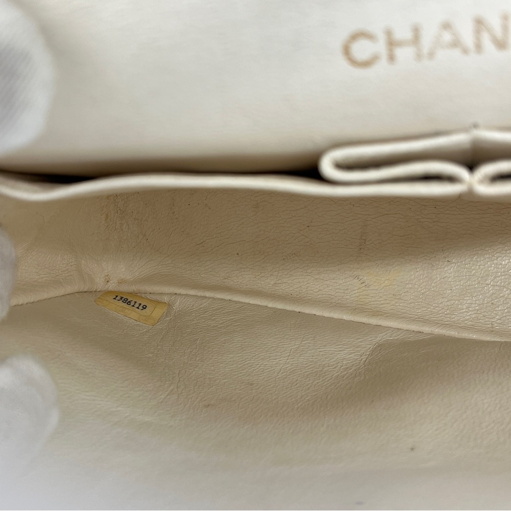 Chanel Classic Double Flap bag - Picture 7 of 15